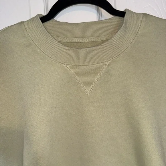 Vuori Crewneck Sweatshirt in Sage Green - Picture 4 of 10
